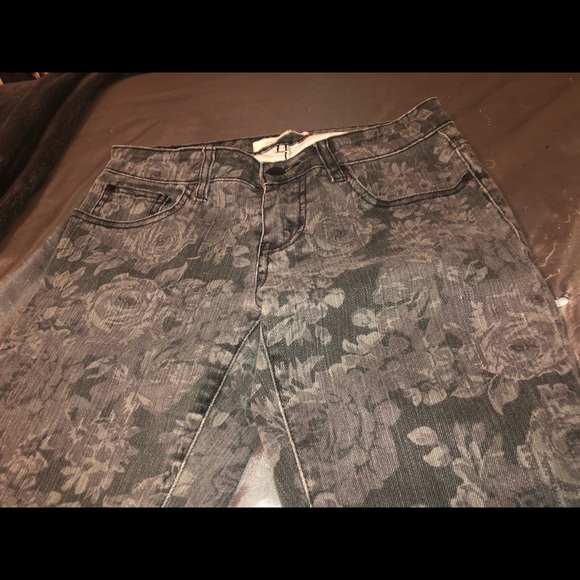 2.1 Denim Denim - Unique Floral 2.1 Denim Jeans! (Rare pattern)